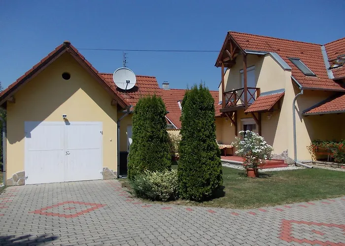 Anna Villa